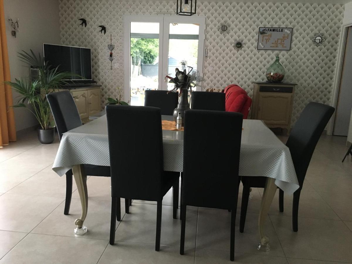 Ferienwohnung Au Vieux Bourg Guécélard Exterior foto