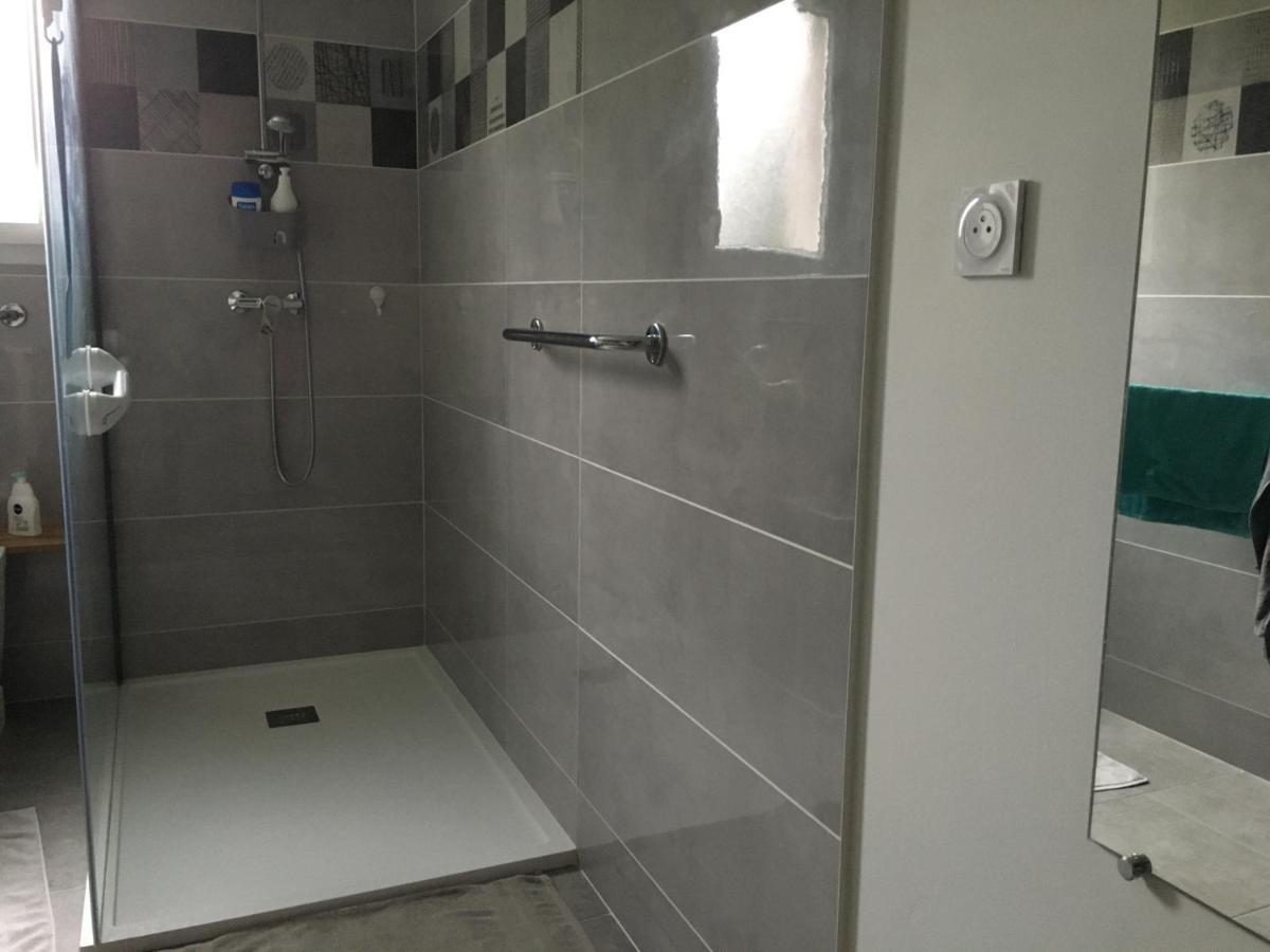 Ferienwohnung Au Vieux Bourg Guécélard Exterior foto